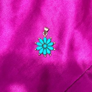 Nwot 925 Silver pendant with polished turquoise.